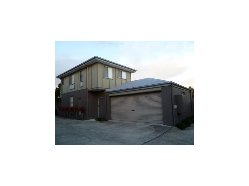 2/12 Dinmore Street, Moorooka QLD 4105