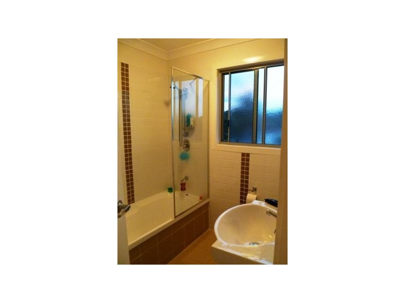 2/12 Dinmore Street, Moorooka QLD 4105