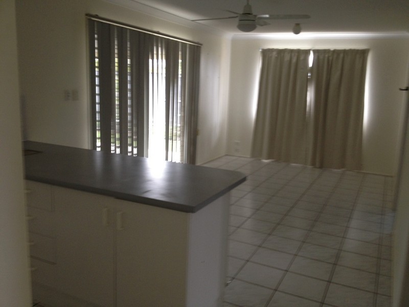 8 Freeman Place, Calamvale QLD 4116