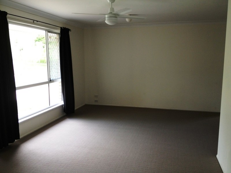 8 Freeman Place, Calamvale QLD 4116