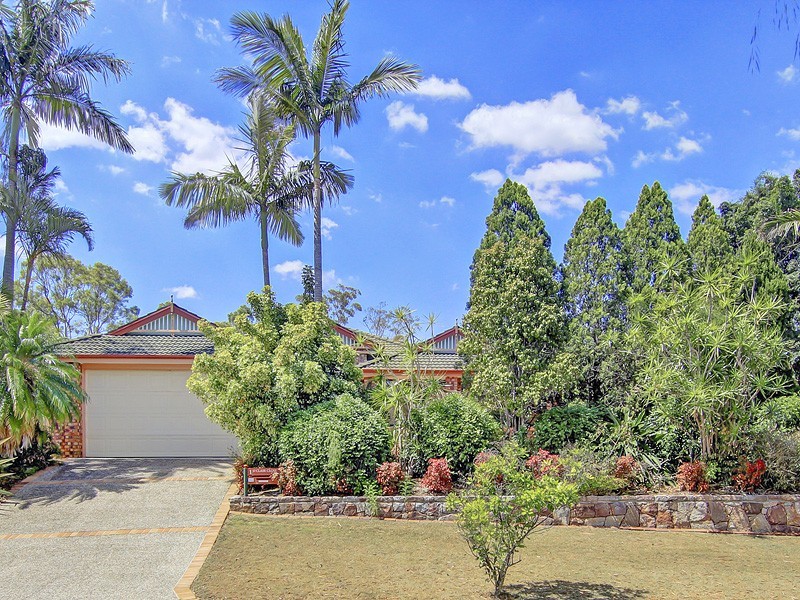 1 St Clair Close, Parkinson QLD 4115