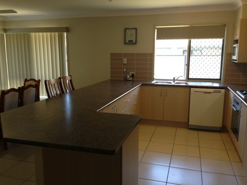 33 Bufalino Street, Parkinson QLD 4115
