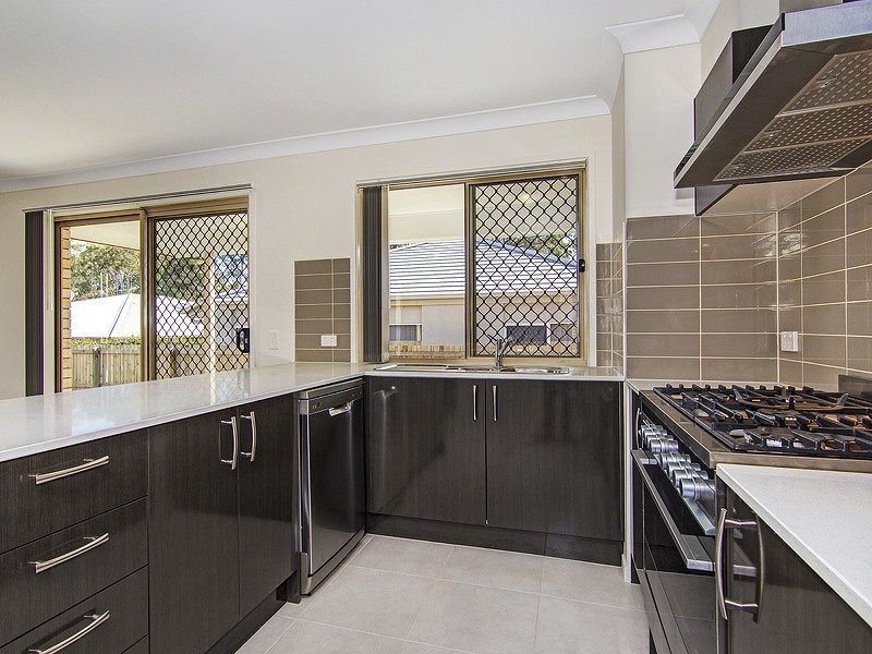 10 Hira Close, Calamvale QLD 4116