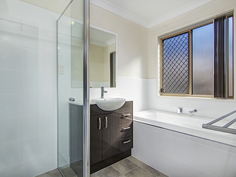 10 Hira Close, Calamvale QLD 4116