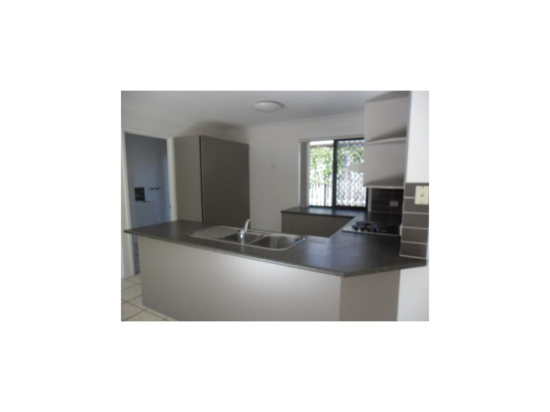 31 Yengo Street, Parkinson QLD 4115