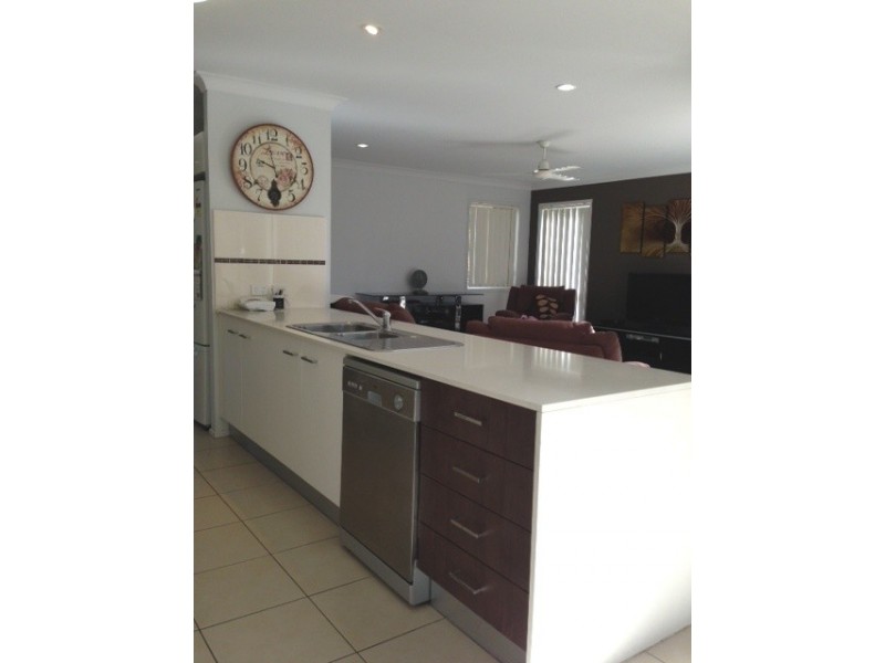 7 BARRINE PL, Parkinson QLD 4115