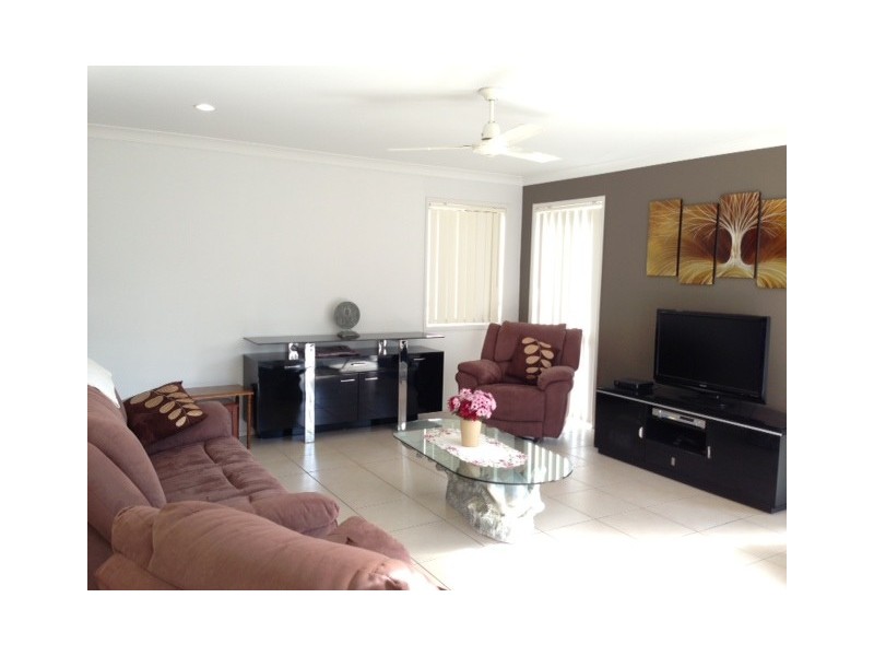 7 BARRINE PL, Parkinson QLD 4115