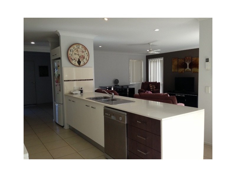 7 BARRINE PLACE, Parkinson QLD 4115