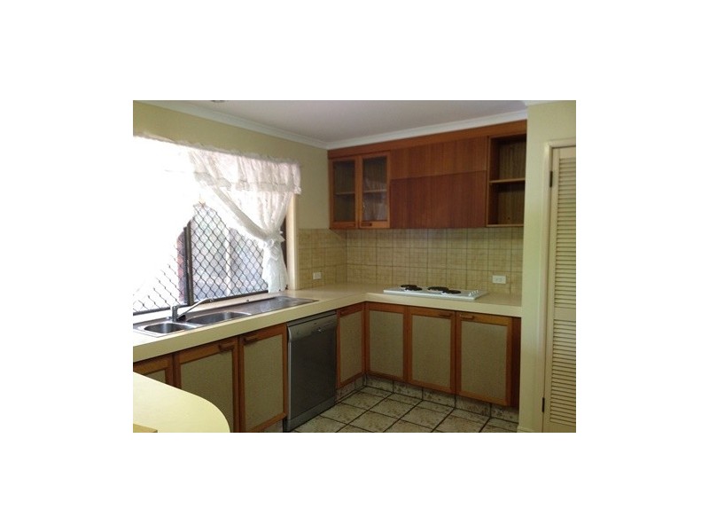 8  AMINTA ST, Sunnybank QLD 4109