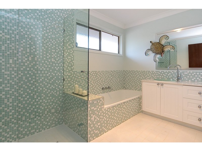 17 Holyoake Drive, Daisy Hill QLD 4127