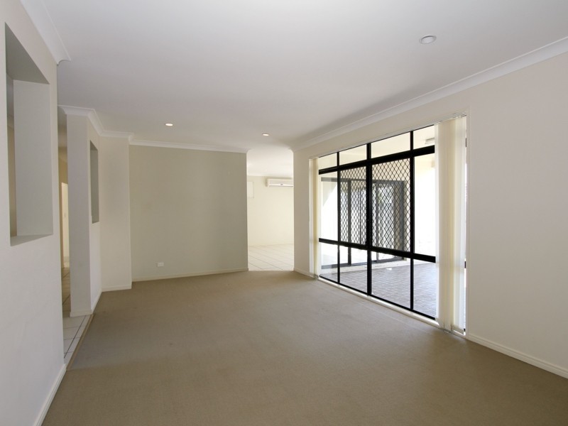 153 Wallum Drive, Parkinson QLD 4115