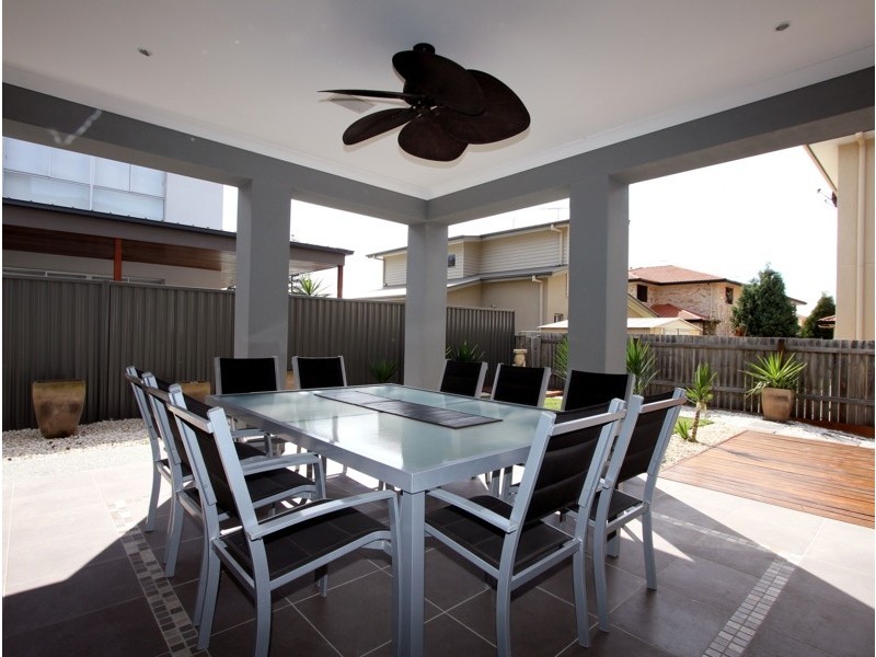 1 Ribbonwood St, Sunnybank Hills QLD 4109