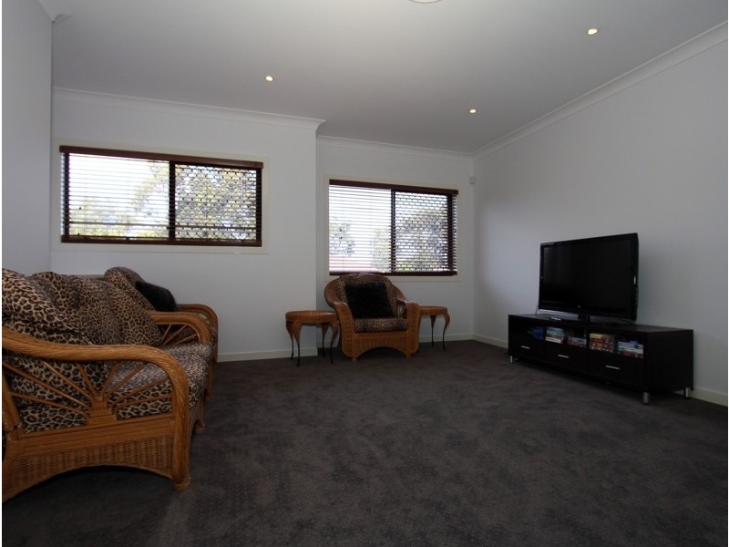 1 Ribbonwood St, Sunnybank Hills QLD 4109