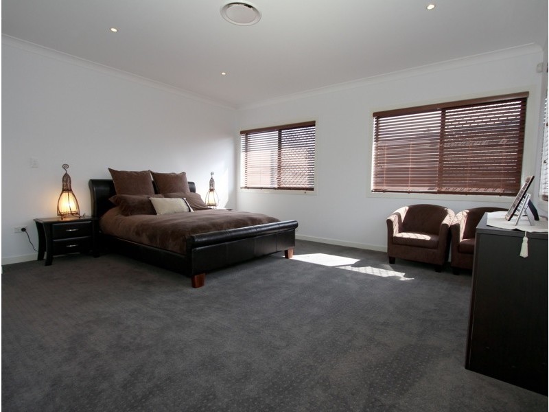 1 Ribbonwood St, Sunnybank Hills QLD 4109