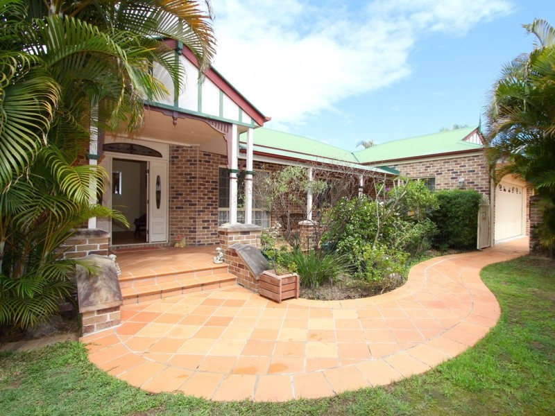 2 Michigan Crescent, Parkinson QLD 4115
