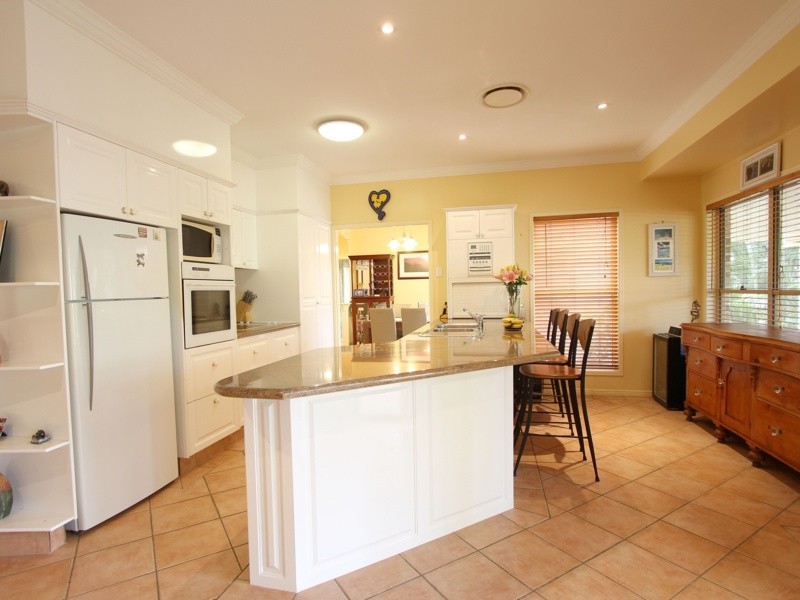 2 Michigan Crescent, Parkinson QLD 4115