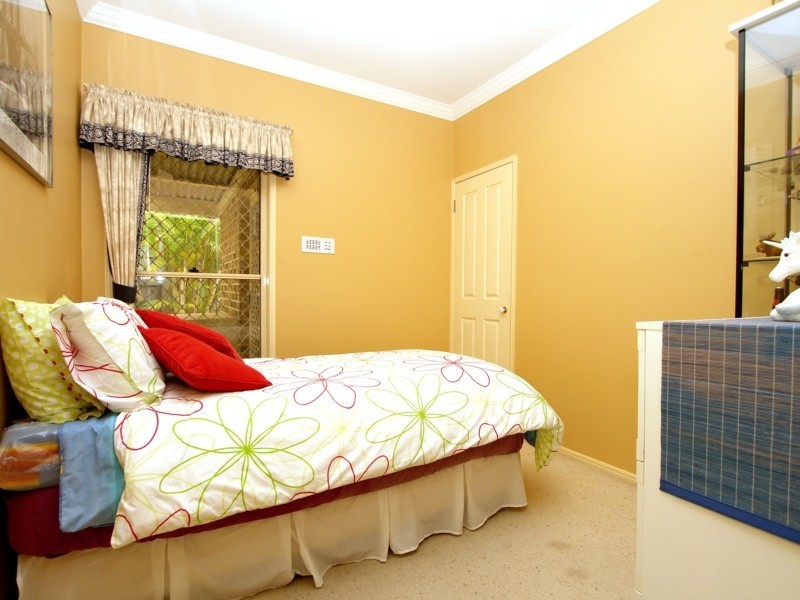 2 Michigan Crescent, Parkinson QLD 4115