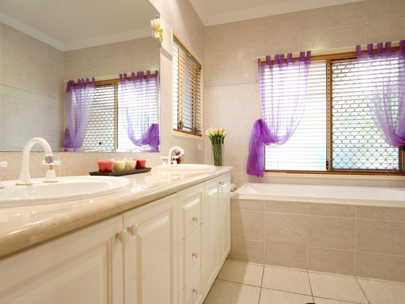 2 Michigan Crescent, Parkinson QLD 4115