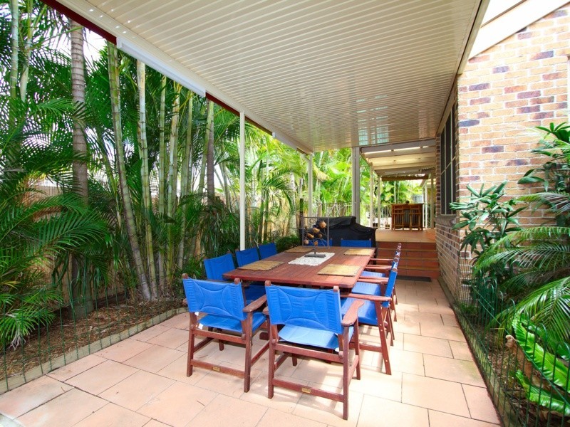 2 Michigan Crescent, Parkinson QLD 4115