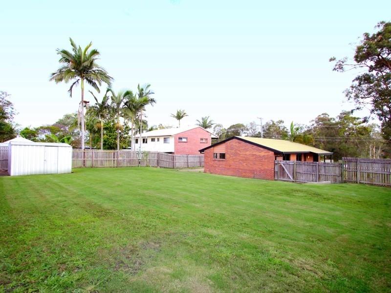 10 Conifer St, Hillcrest QLD 4118