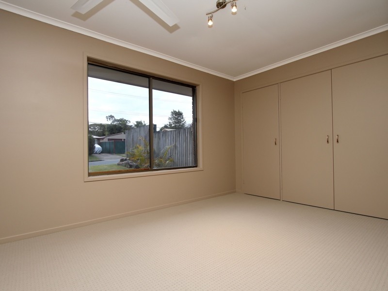 10 Conifer St, Hillcrest QLD 4118
