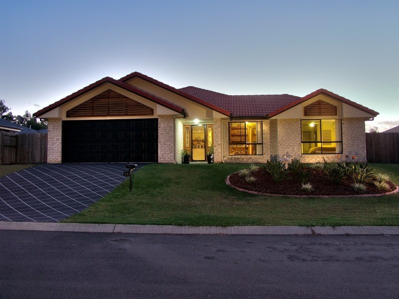 55 Watarrka Drive, Parkinson QLD 4115