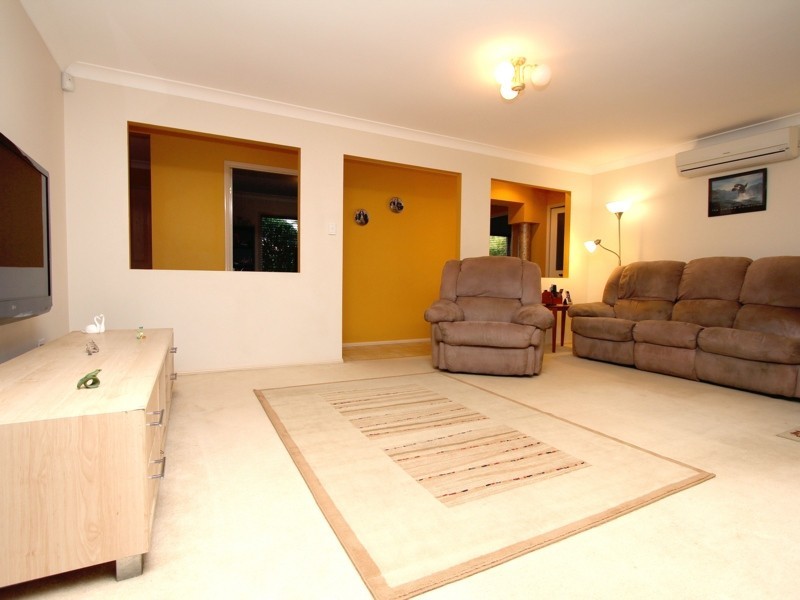 25 Carmel Place, Calamvale QLD 4116