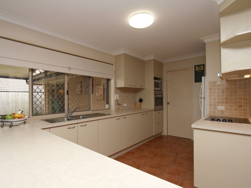 11 Talisker Place, Parkinson QLD 4115