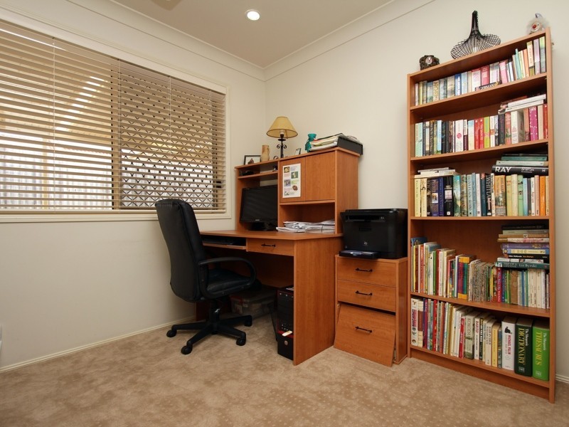 62 Sunflower Crescent, Calamvale QLD 4116