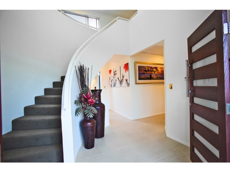 30 Ontario Cres, Parkinson QLD 4115