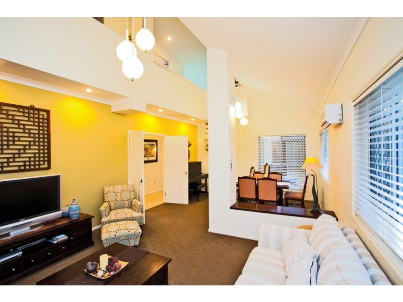 30 Ontario Cres, Parkinson QLD 4115