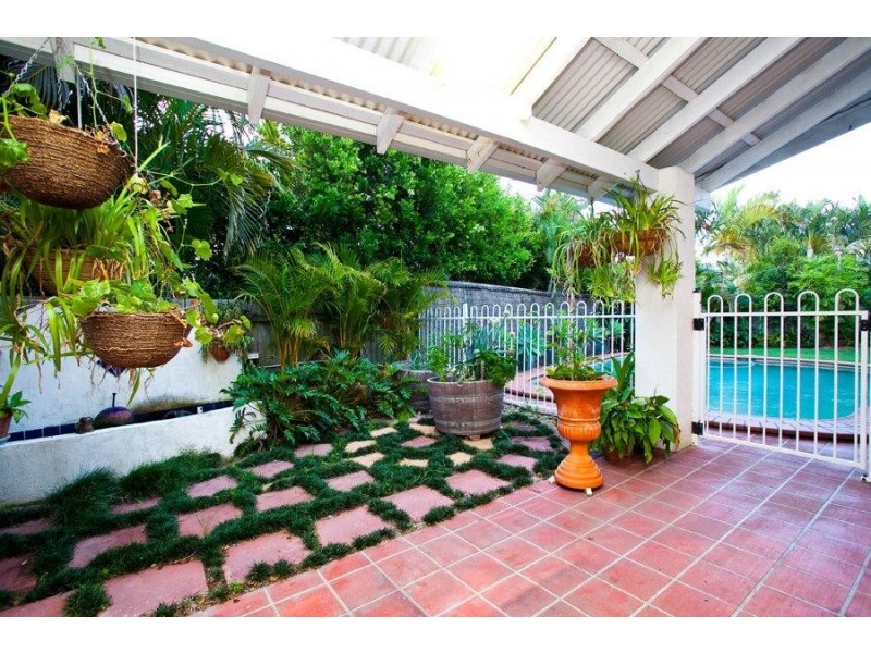 30 Ontario Cres, Parkinson QLD 4115