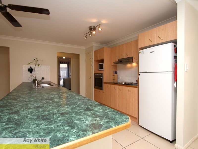 69 Woodlark Crescent, Parkinson QLD 4115