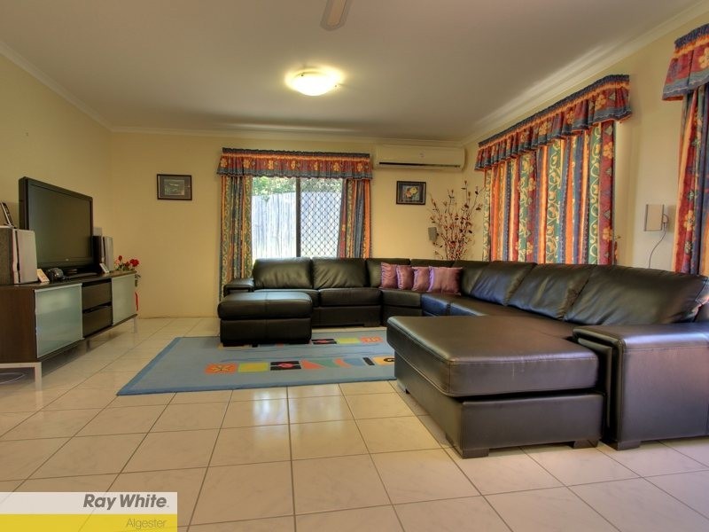 6 Newland Crescent, Parkinson QLD 4115
