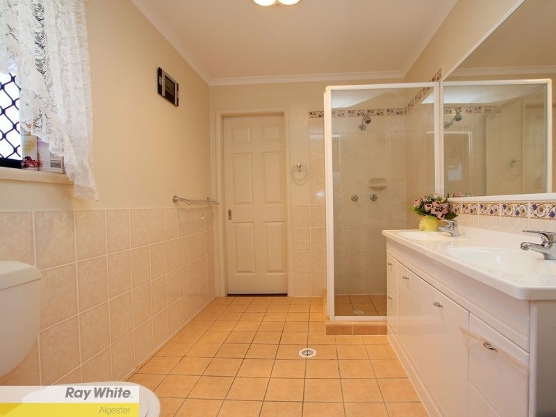 6 Newland Crescent, Parkinson QLD 4115