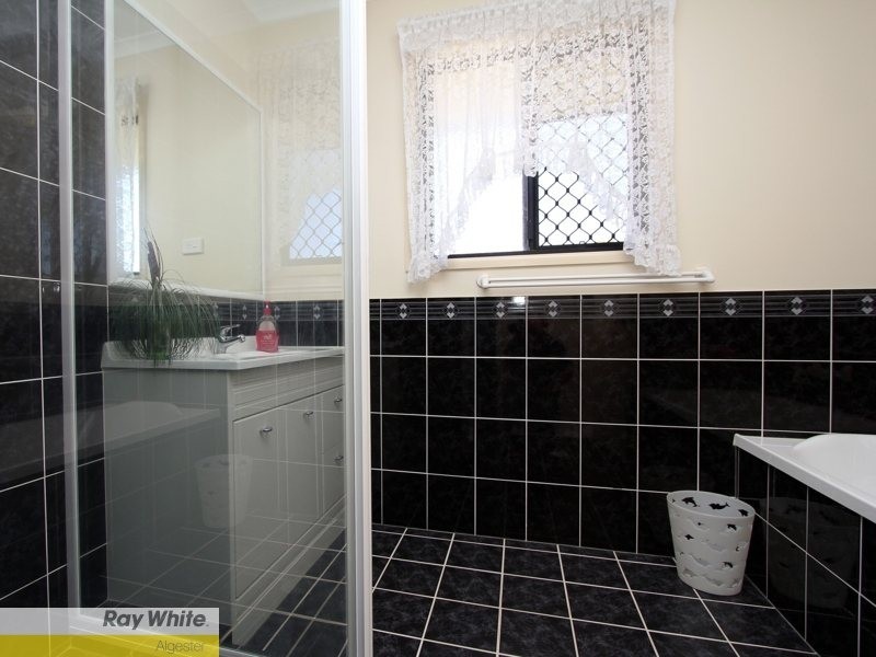 6 Newland Crescent, Parkinson QLD 4115