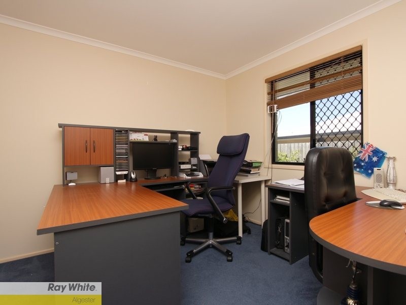 6 Newland Crescent, Parkinson QLD 4115