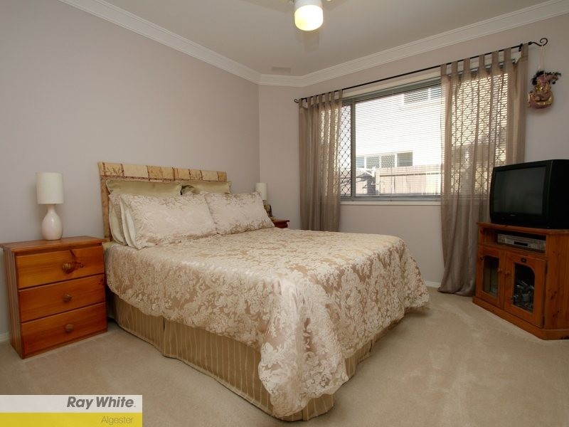 8 Tantanoola Street, Parkinson QLD 4115