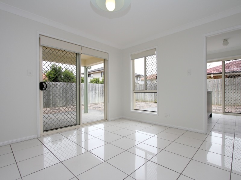 14 Karajini Crescent, Parkinson QLD 4115