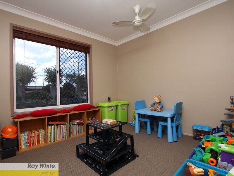 33 Enford Street, Hillcrest QLD 4118