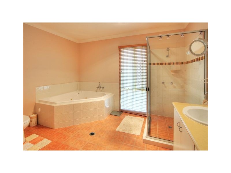 8 Watarrka Drive, Parkinson QLD 4115