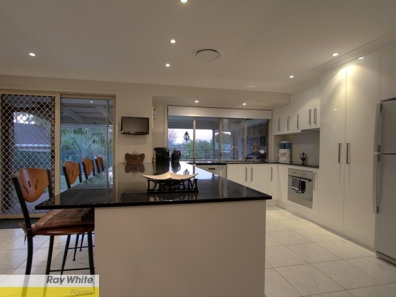 1 Gilgai Close, Parkinson QLD 4115