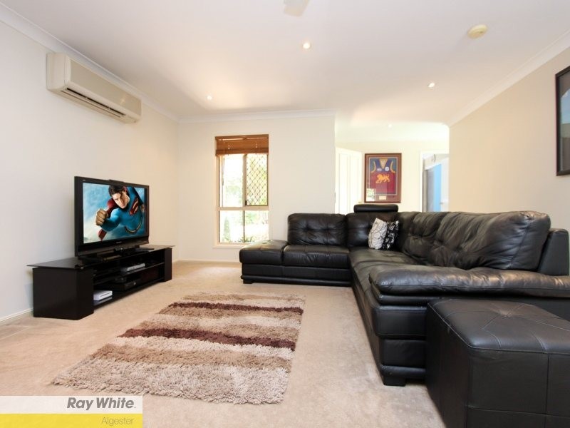 24 Tuberose Place, Calamvale QLD 4116