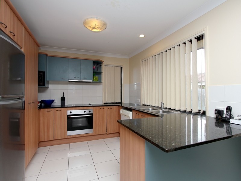 10 Karajini Cresent, Parkinson QLD 4115