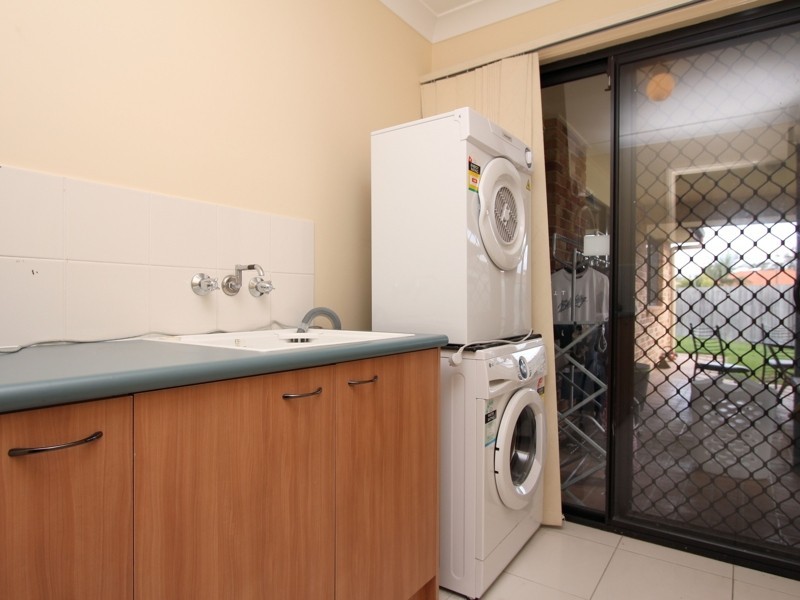 10 Karajini Cresent, Parkinson QLD 4115