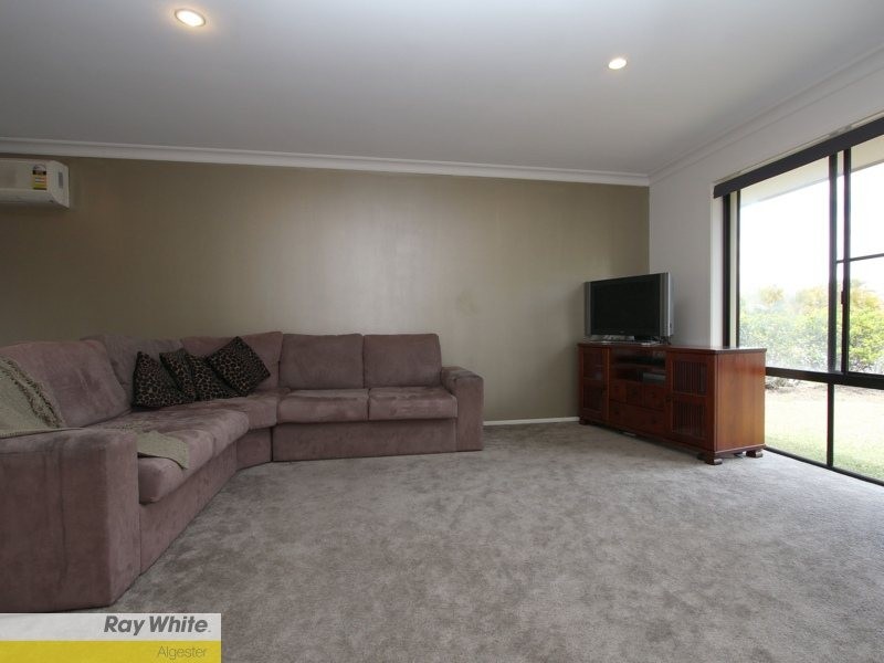 21 Flinders Esplanade, Parkinson QLD 4115