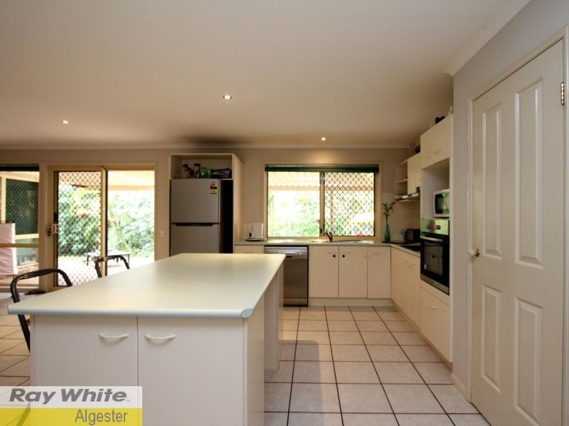 27 Bonneville Crescent, Parkinson QLD 4115