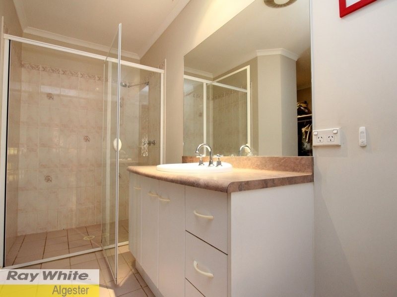 27 Bonneville Crescent, Parkinson QLD 4115