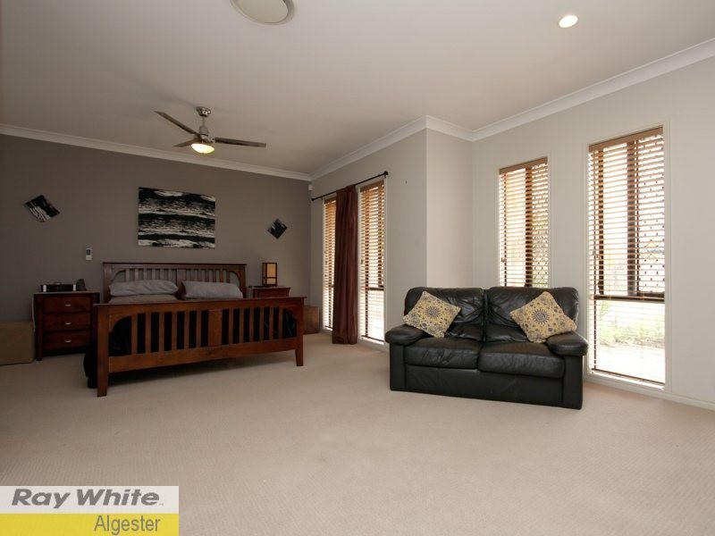 32 Lambert Drive, Calamvale QLD 4116