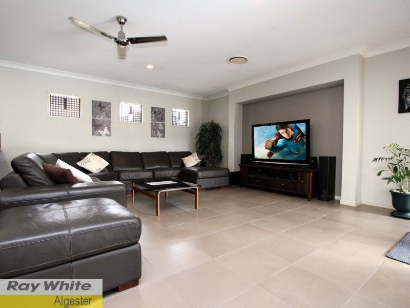 32 Lambert Drive, Calamvale QLD 4116